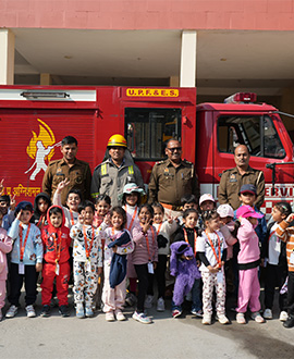 Nursery’s Fire Station Visit